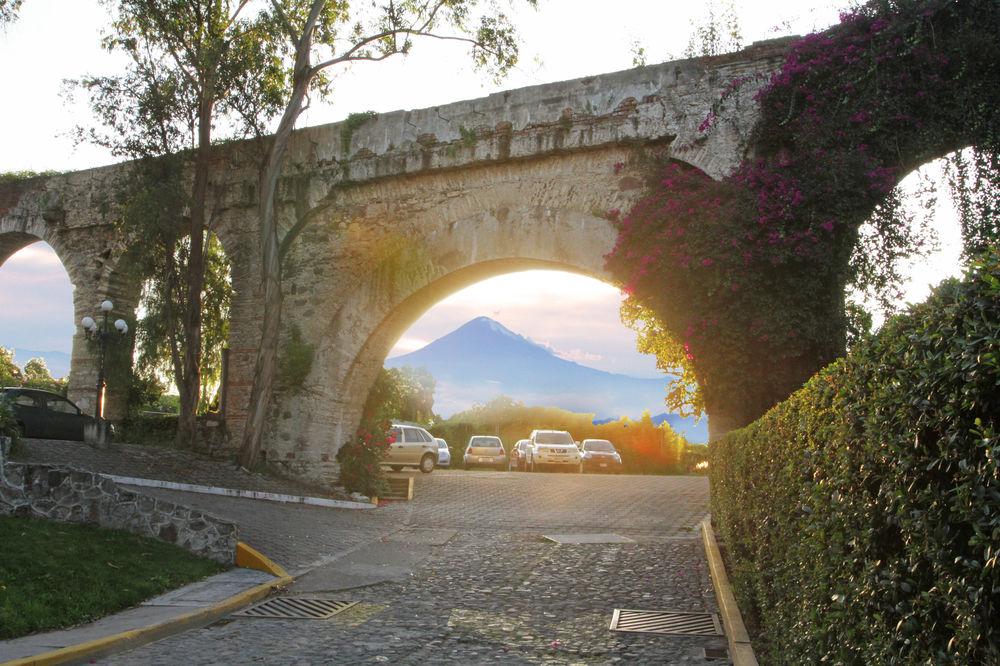 Marriott Puebla Hotel Meson Del Angel Bagian luar foto