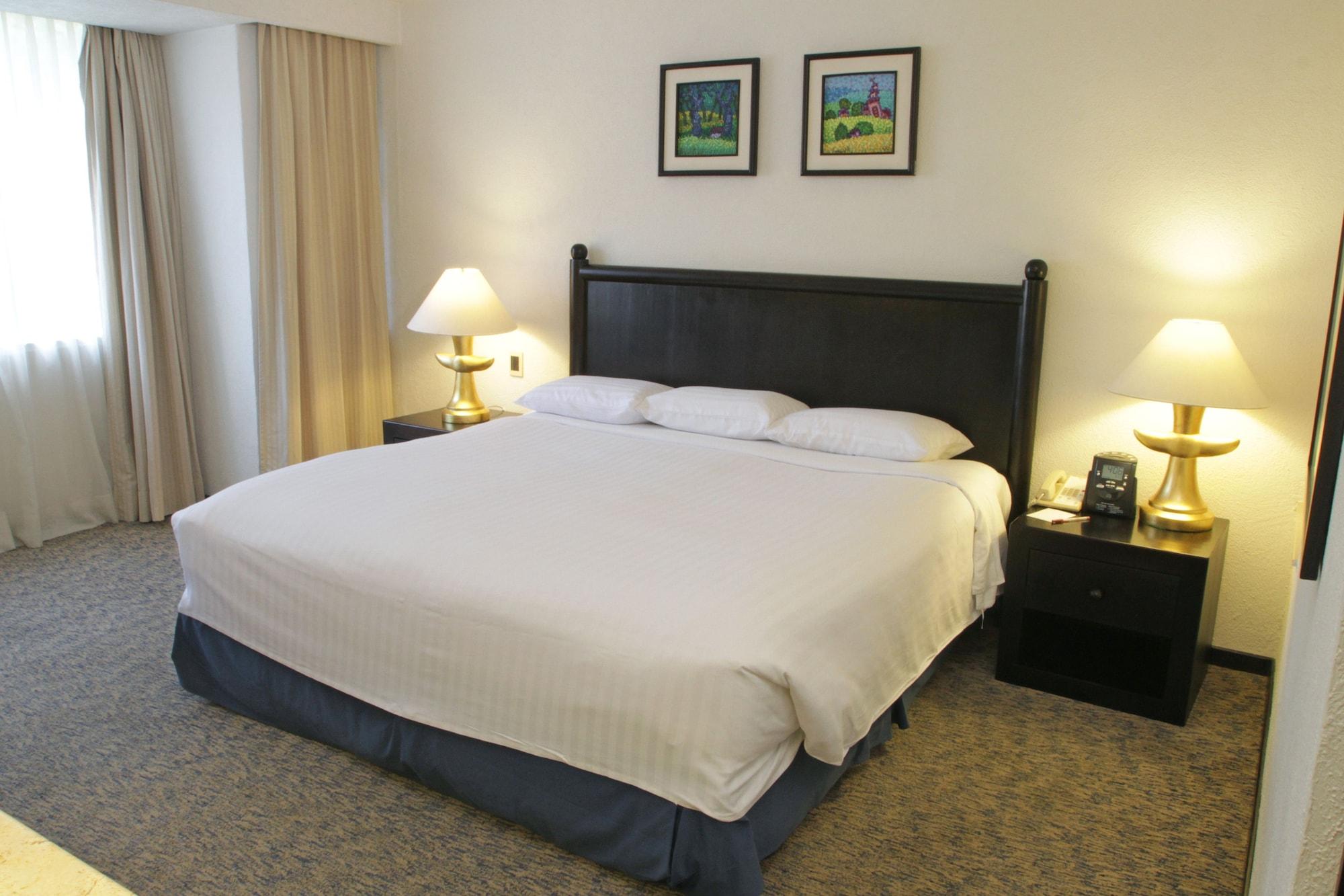 Marriott Puebla Hotel Meson Del Angel Bagian luar foto
