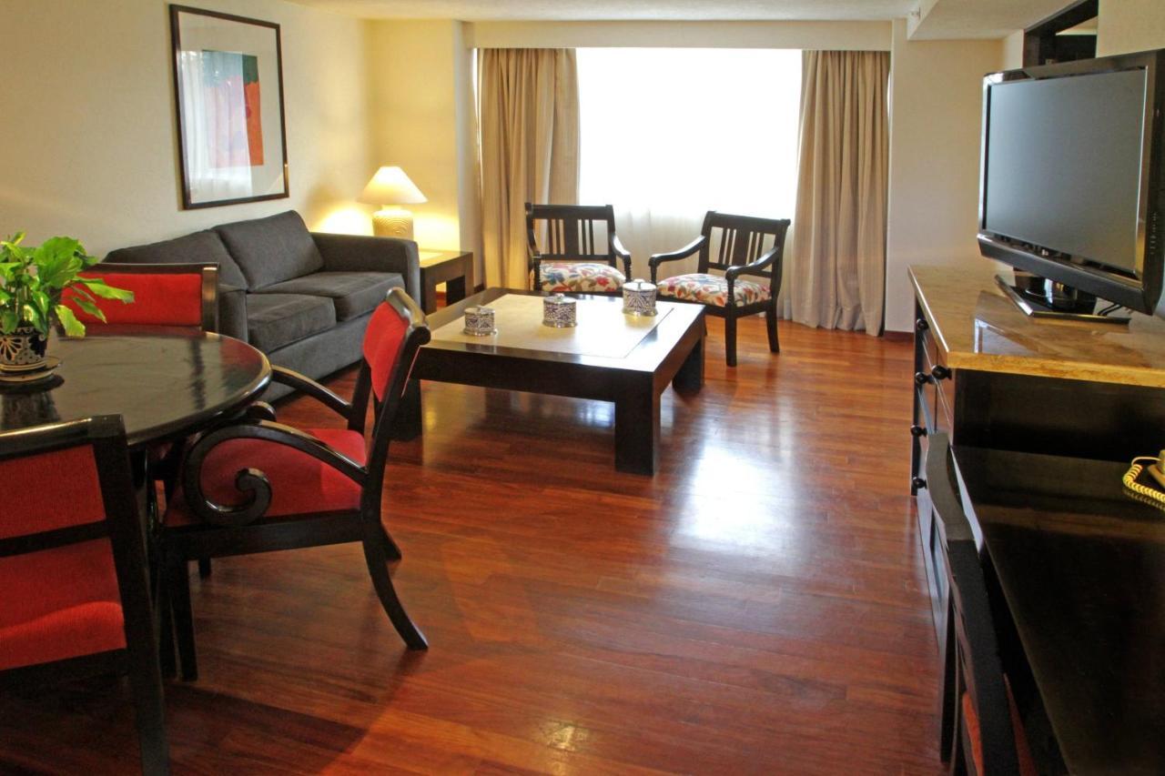 Marriott Puebla Hotel Meson Del Angel Bagian luar foto