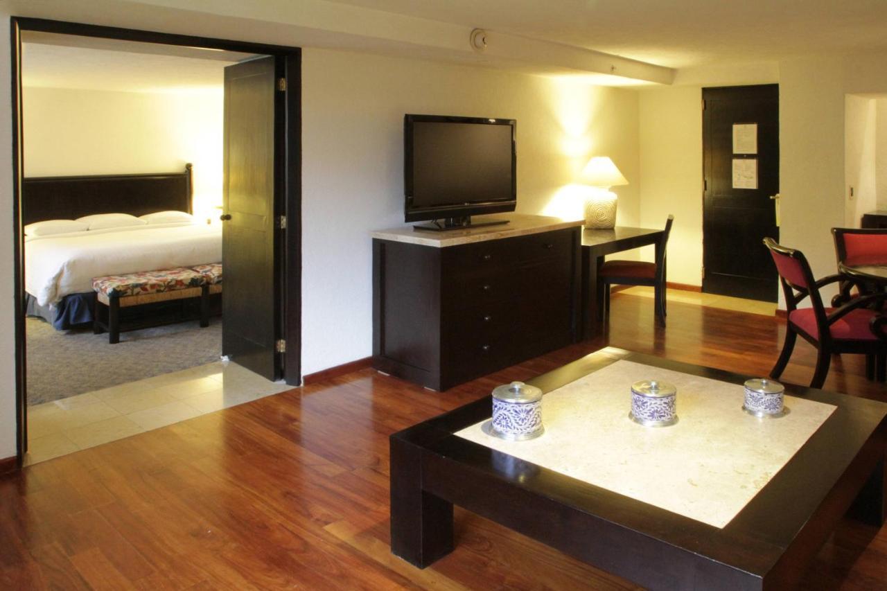 Marriott Puebla Hotel Meson Del Angel Bagian luar foto