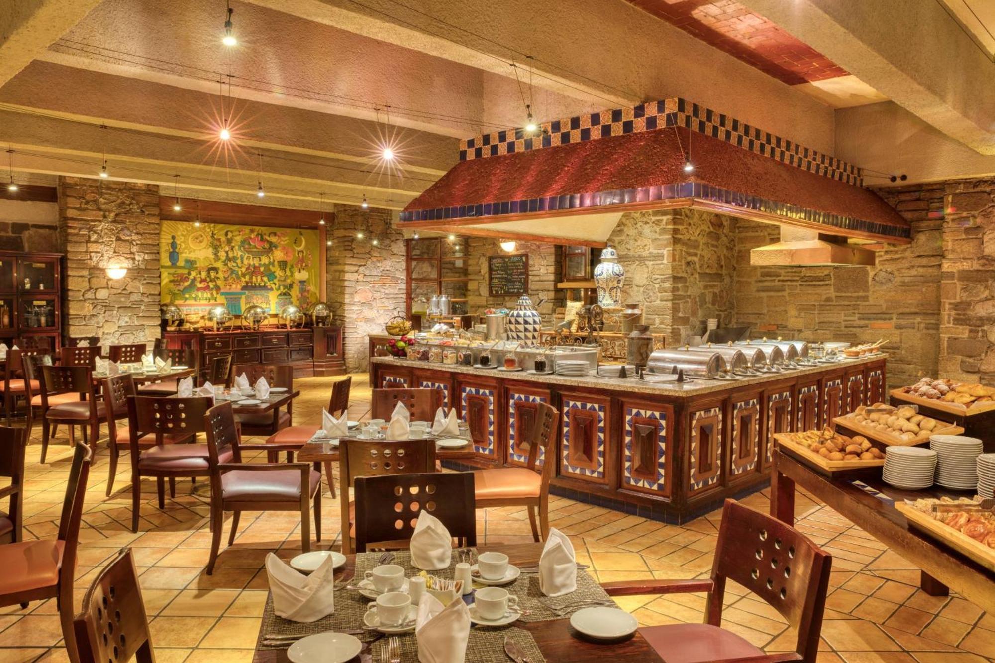 Marriott Puebla Hotel Meson Del Angel Bagian luar foto